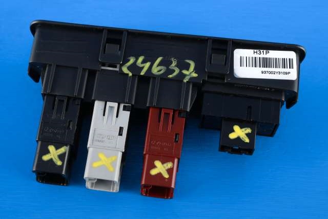 Bryter diverse til Hyundai Ix35 2010-2015  (HYUNDAI|93700-2Y3109P|)
