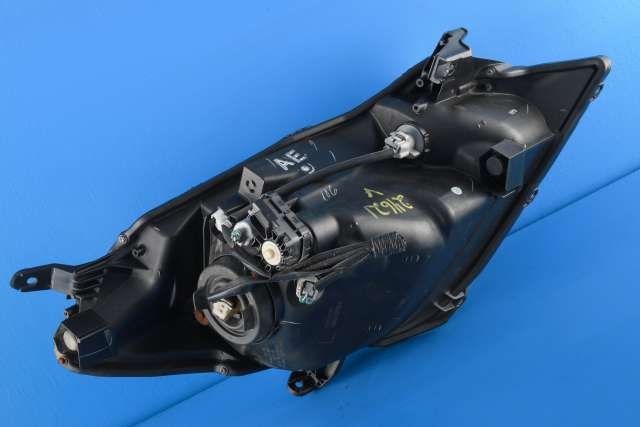 Frontlykt venstre halogen til Toyota Yaris 2012-2014 (Type III, Fase 1)  