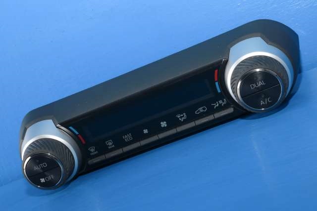 Varmeapparat betjening til Toyota RAV4, 2019-->> (Type V)  (TOYOTA|55900-42610)