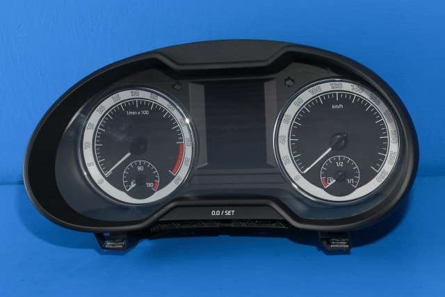 Instrumentpanel til Škoda Octavia, 2017-2020 (Type III, Fase 2)  (VAG|5E0 920 751 F)