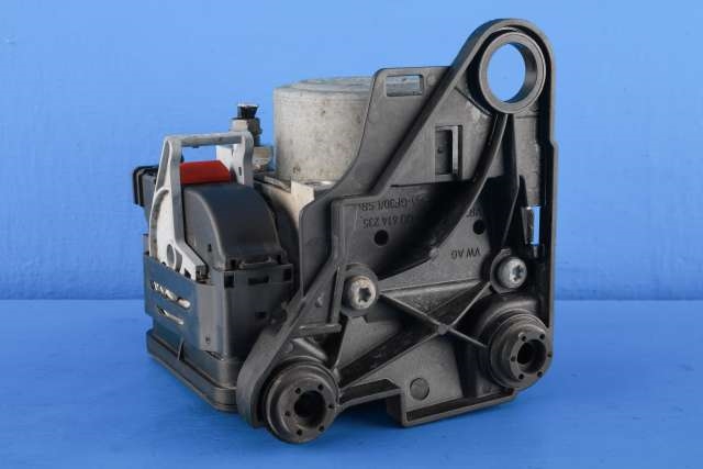 ABS sentral til VW Golf VII 2012-2017 (Fase 1) (VAG|5Q0 614 517 T|5Q0 907 379 AA|)