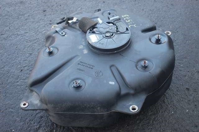 AdBlue tank til Mercedes E-Klasse, 2013-2016 (Fase 2) (W212) (W212) (MERCEDES|A 212 470 48 02)
