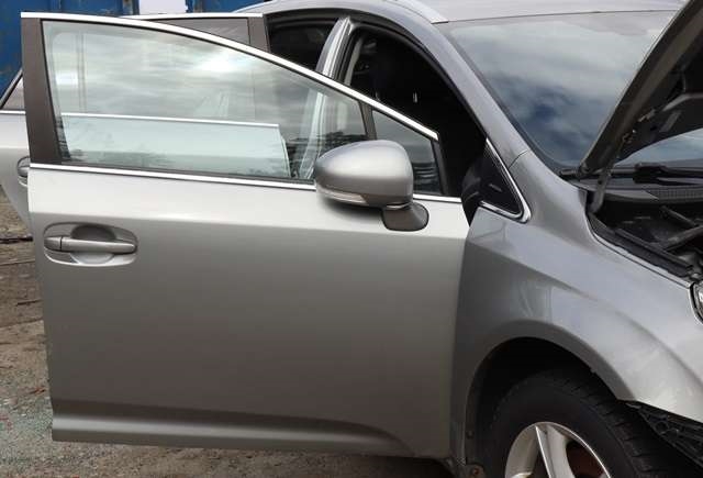 Dør høyre foran til Toyota Avensis, 2009-2015 (Type III, Fase 1)  