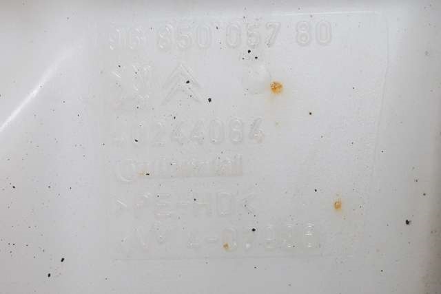Spylertank foran til Peugeot 3008 2009-2016 (Type I)  (PEUGEOT|96 850057 80|)