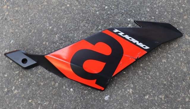 MC, Deksel, side høyre til MC Aprilia Tuono 125, 0-->>