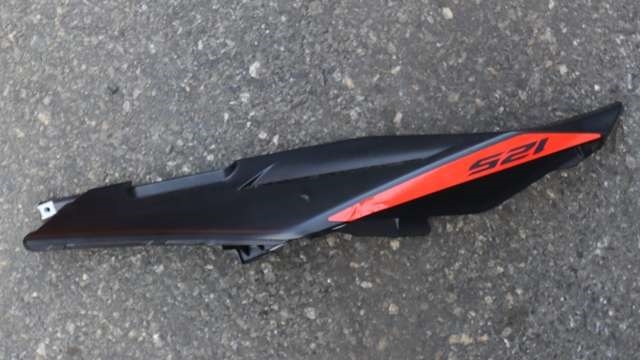 MC, Deksel, side høyre til MC Aprilia Tuono 125, 0-->>