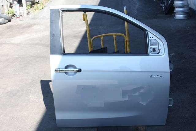 Dør høyre foran til Isuzu D-Max, 2017-2020 (Type II, Fase 2)