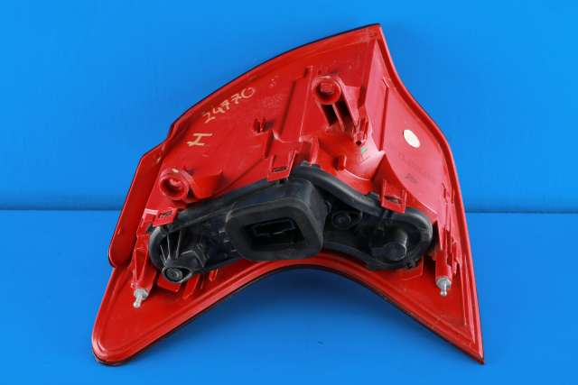 Baklykt høyre ytre til Peugeot 3008 2009-2016 (Type I)  (PEUGEOT|96 834607 80|)