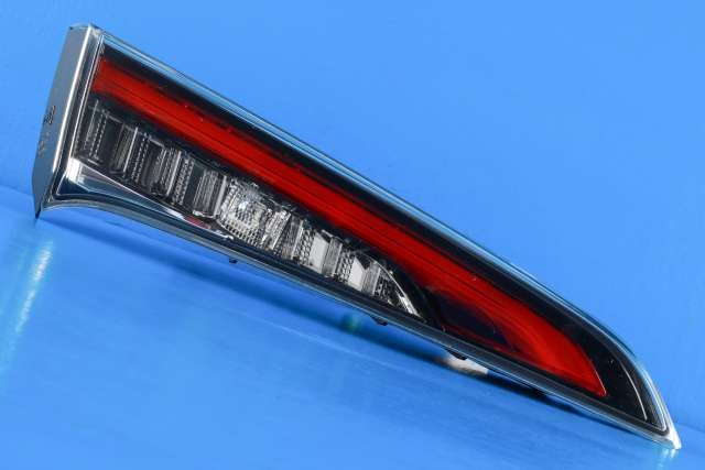 Baklykt venstre indre til Toyota Corolla 2019-->>