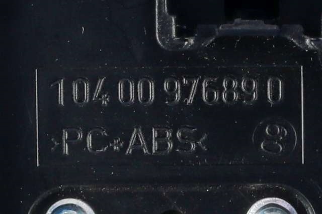 Bryter baklukeåpner til Land Rover Range Rover 2013-->> (Type IV)  (LAND ROVER|CPLA-11654-CA|)