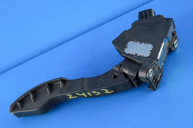 Pedal gass til Toyota RAV4 2009-2013 (Type III, Fase 2)  (TOYOTA|78110-0W011|)