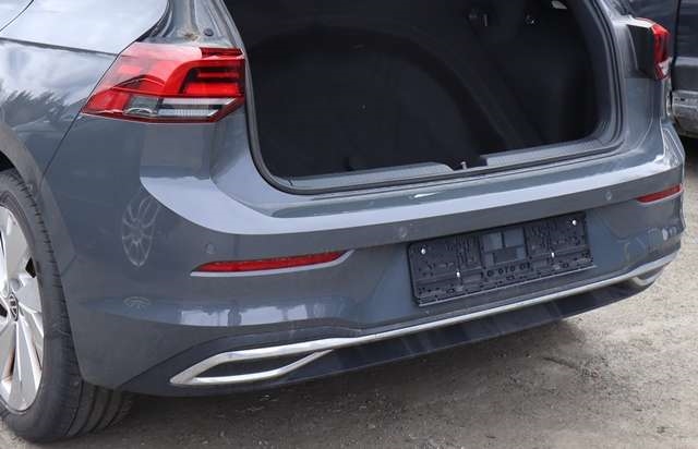 Støtfanger bak combi til VW Golf VIII 2020-->>  
