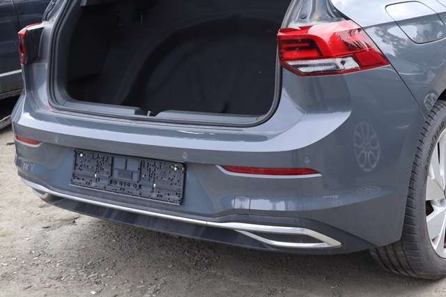 Støtfanger bak combi til VW Golf VIII 2020-->>  