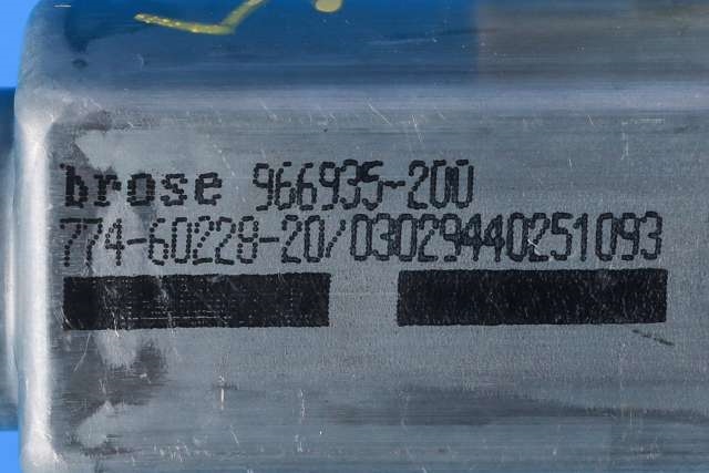 Ruteheis, kun motor, venstre foran til Audi A4 2007-2014 (Type IV) (B8) (B8) (VAG|8K0 959 801 A|)