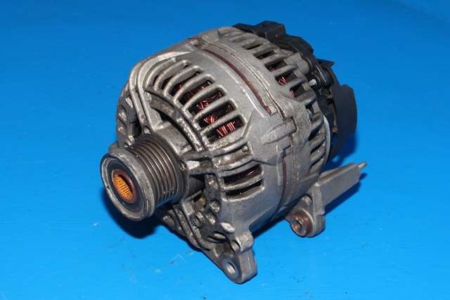 Dynamo til VW Golf VI 2008-2012 (BOSCH|0 124 525 201|03F 903 023 D. 14 VOLT - 140 AMP|)