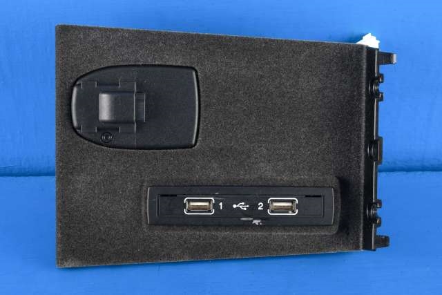 Bilstereo diverse til Mercedes GLE 2015-2018 (Fase 2) (W166) (W166) (MERCEDES|A 172 820 28 26|)