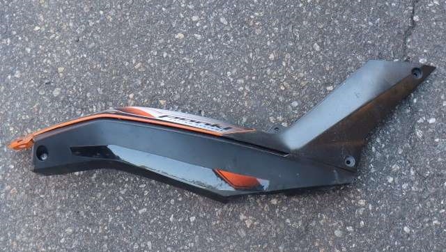 MC, Deksel, side høyre til MC KTM 125 Duke 2011-2016
