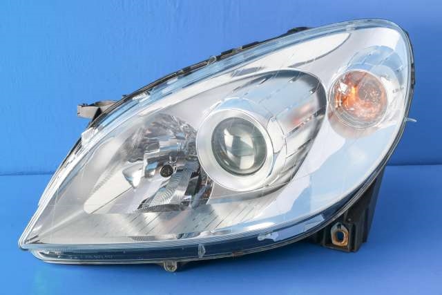 Frontlykt venstre halogen til Mercedes B-Klasse, 2005-2008 (Fase 1) (W245) (W245) (AUTOMOTIVE|0 301 220 201)