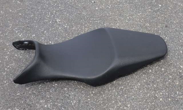 MC, Sal/sete til MC Honda CB650R 2014-2019 (Naked) (Naked) (HONDA|77200-MJE-D011|)