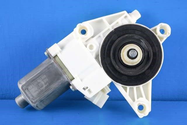 Ruteheis, kun motor, venstre foran til Mercedes V-Klasse 2014-->> (W447) (W447) (BOSCH|0 130 822 558|A 447 906 35 00|)