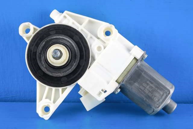 Ruteheis, kun motor, høyre foran til Mercedes V-Klasse 2014-->> (W447) (W447) (BOSCH|0 130 822 559|A 447 906 36 00|)