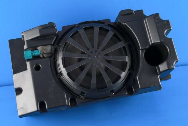 Bilstereo sub-woofer til Mercedes V-Klasse 2014-->> (W447) (W447) (MERCEDES|A 447 827 02 60|)