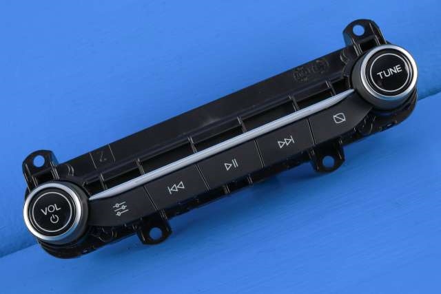 Bilstereo betjeningspanel til Ford Transit Custom, 2013-2023 (Type I)  (FORD|H1BT-18K811-HE)
