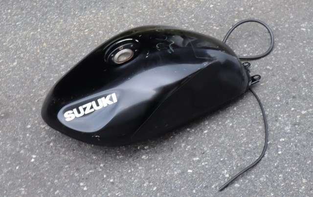 MC, Bensintank til MC Suzuki GSF 600 Bandit, 1995-2004  