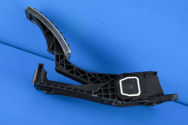 Pedal gass til Mercedes ML 2005-2011 (W164) (W164) (MERCEDES|A 164 300 01 04|)