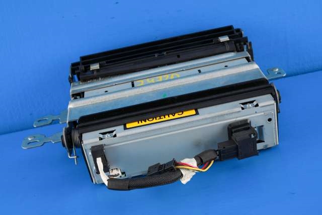 Bilstereo CD-veksler til Mercedes ML 2005-2011 (W164) (W164) (MERCEDES|A 211 870 61 89|)