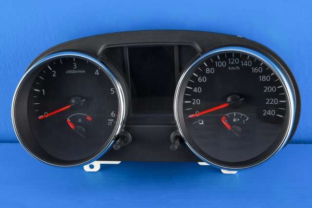 Instrumentpanel til Nissan Qashqai, 2010-2014 (Type I, Fase 2)  (NISSAN|24810-BR40C)