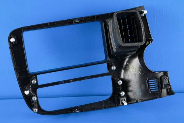 Dashbord friskluftdyse midtkonsoll til Mitsubishi Outlander 2012-2015 (Type III, Fase 1)  