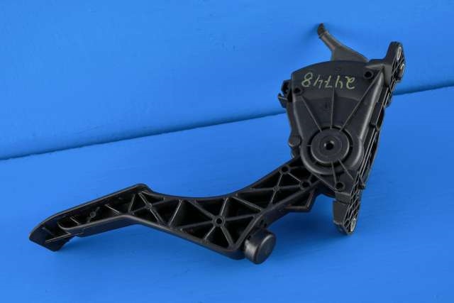 Pedal gass til VW Transporter / Caravelle 2009-2015 (Fase 2) (T5) (T5) (HELLA|6PV 008 496-42|7E1 723 503 C|)