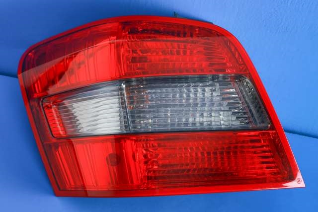 Baklykt venstre til Mercedes GLK, 2008-2015 (X204) (X204) (MERCEDES|204 820 13 64 L)