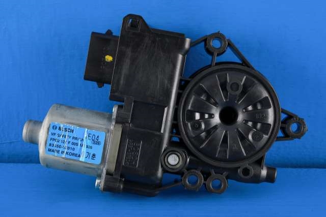 Ruteheis, kun motor, venstre bak til Hyundai i40 2012-2017 (HYUNDAI|83450-3Z010|)