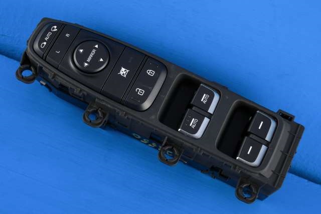 Bryter ruteheis førerdørspanel til Kia Niro, 2016-2021 (KIA|93570-G5200)