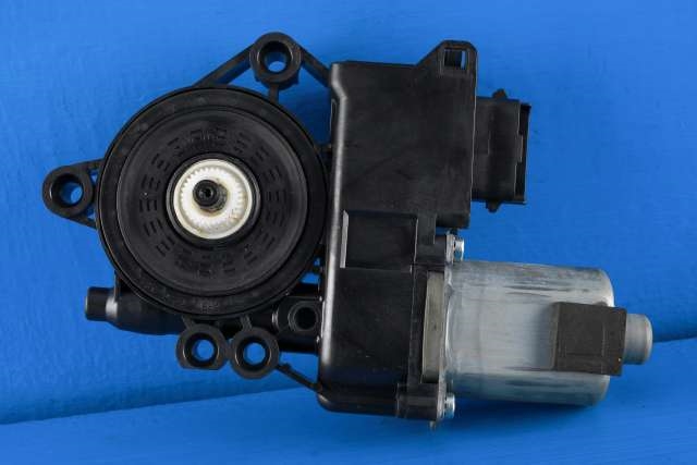 Ruteheis, kun motor, høyre foran til Hyundai i40 2012-2017 (HYUNDAI|82460-3Z010|)