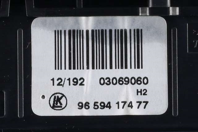 Bryter nødblink til Peugeot 308 2011-2013 (Type I, Fase 2)  (PEUGEOT|96 594174 77|)