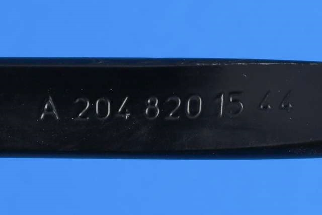 Viskerarm frontrute høyre til Mercedes C-Klasse 2011-2014 (Fase 2) (W204) (W204) (MERCEDES|A 204 820 15 44|)