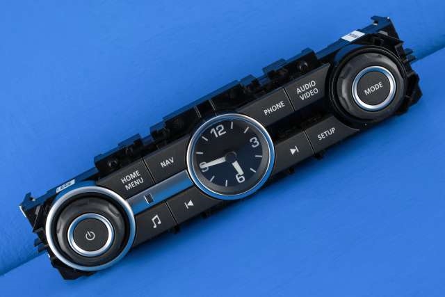 Bilstereo navigasjon betjeningspanel til Land Rover Discovery 2009-2017 (Type IV) (LAND ROVER|CH22-18C858-BB|)
