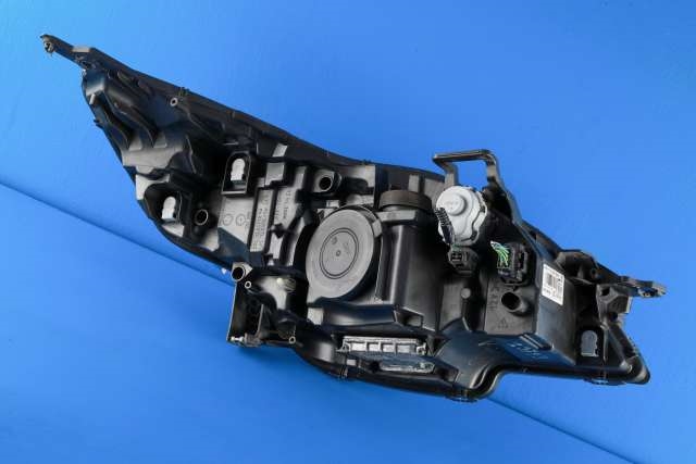 Frontlykt venstre xenon til Peugeot 508 2011-2014 (Type I, Fase 1)  (PEUGEOT|96 875806 80|)