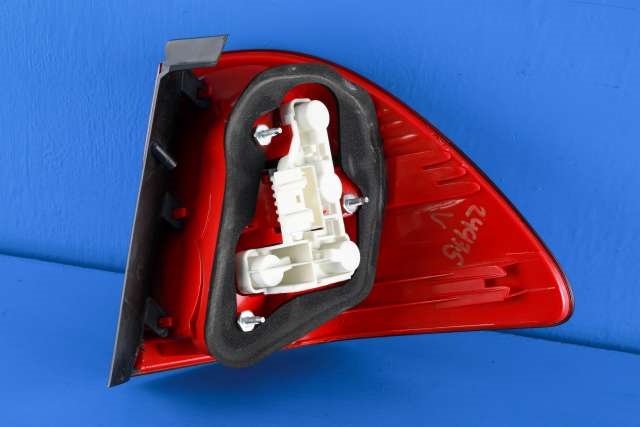 Baklykt venstre ytre til BMW 3-Serie 2005-2011 (E90/E91/E92/E93) (E90/E91/E92/E93) (BMW|7 160 061|)
