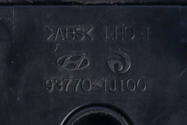 Bryter nødblink til Hyundai i20 2009-2014 (Type I)  (HYUNDAI|93770-1J100|)