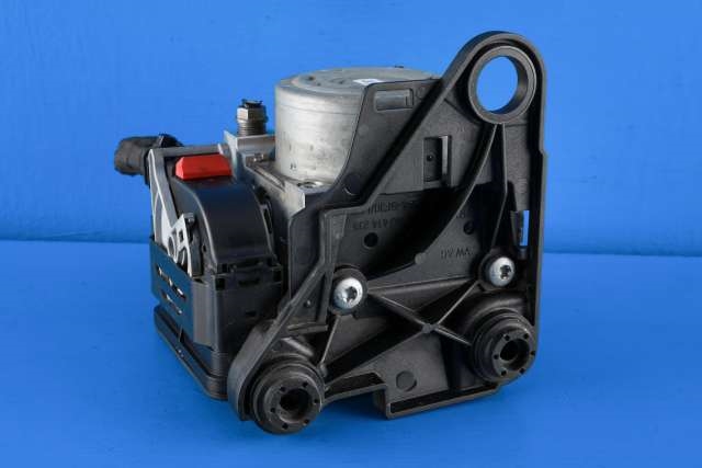 ABS sentral til VW Passat 2015-2019 (Fase 1) (B8) (B8) (VAG|5Q0 614 517 BL|)
