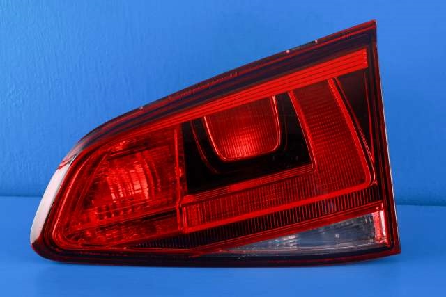 Baklykt høyre indre til VW Golf VII, 2012-2017 (Fase 1)  (VAG|5G0 945 094 AE)