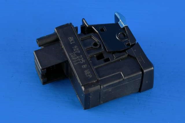 Bryter elektrisk håndbrekk/parkbrems til Audi A4 2007-2014 (Type IV) (B8) (B8) (VAG|8K1 927 225 B|)