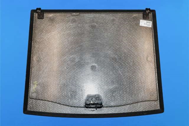 Bagasjerom teppe/gulvplate til Mercedes GLA 2014-2020 (X156) (X156) (MERCEDES|A 156 680 33 00|)