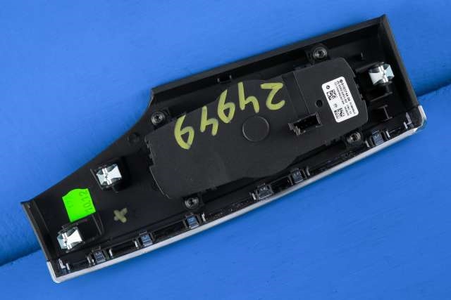 Bryter lys til BMW X3 2010-2017 (F25) (F25) (BMW|9 192 744|)