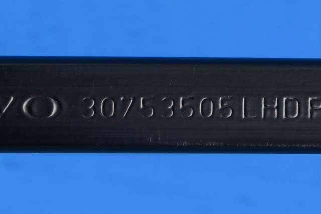 Viskerarm frontrute høyre til Volvo V60/V60 CC 2013-2018 (Type I, Fase 2)  (VOLVO|30753505|)