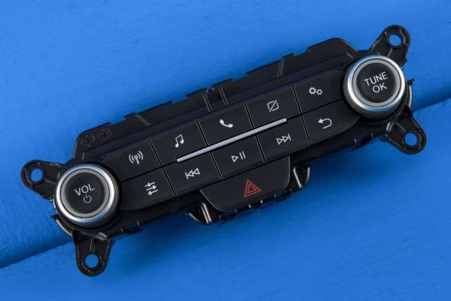 Bilstereo betjeningspanel til Ford Transit Connect, 2018-->> Type II, Fase 2  (FORD|KT1T-18K811-AB)
